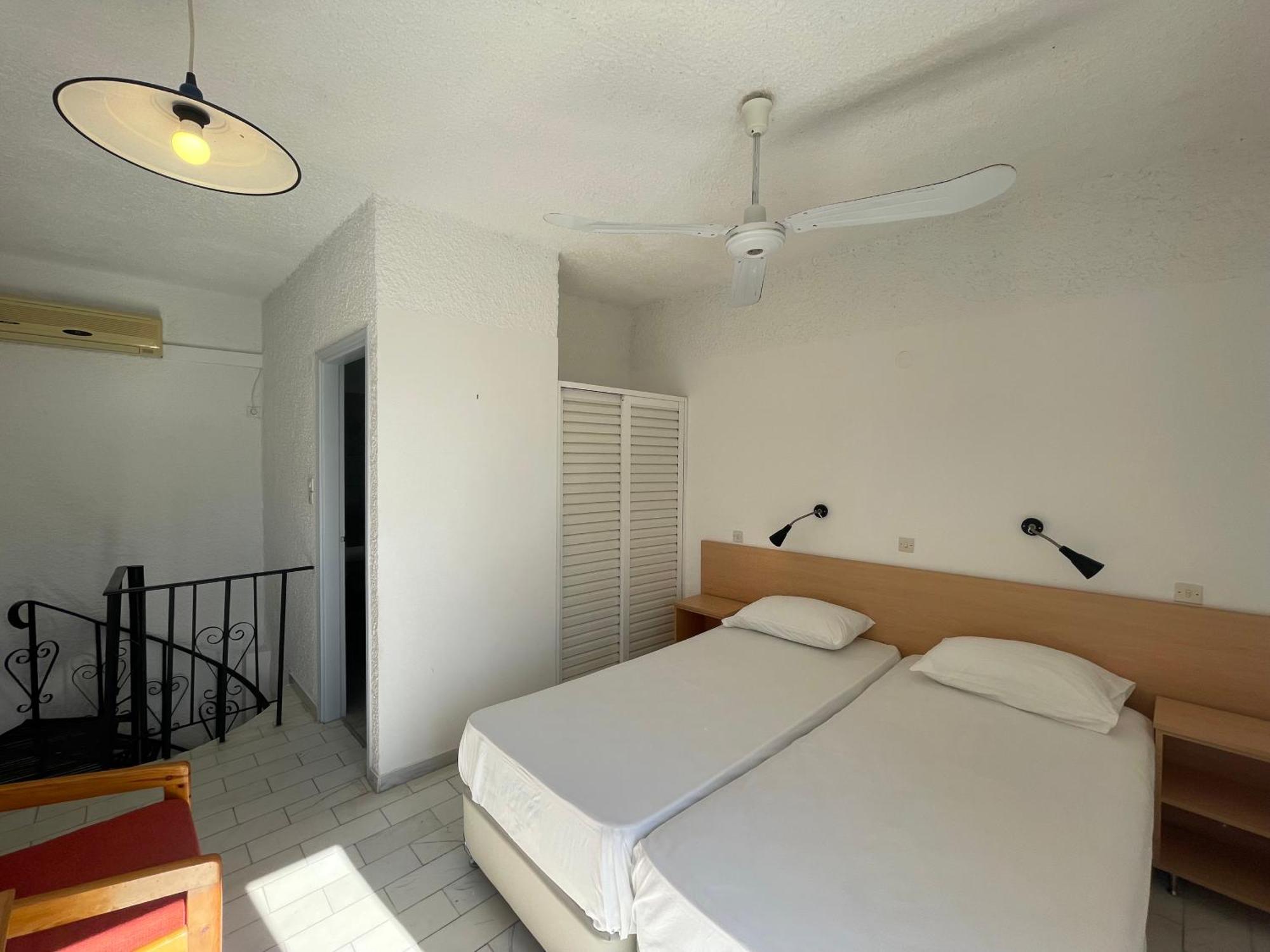 Esperides Maisonettes Agia Marina  المظهر الخارجي الصورة