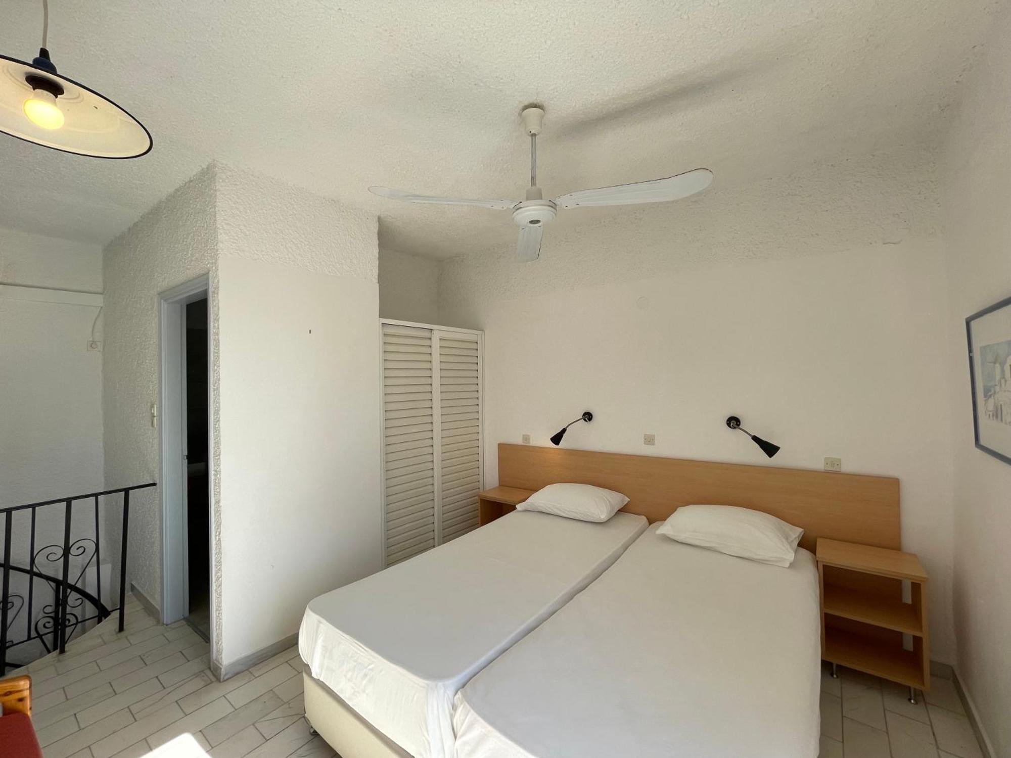 Esperides Maisonettes Agia Marina  المظهر الخارجي الصورة