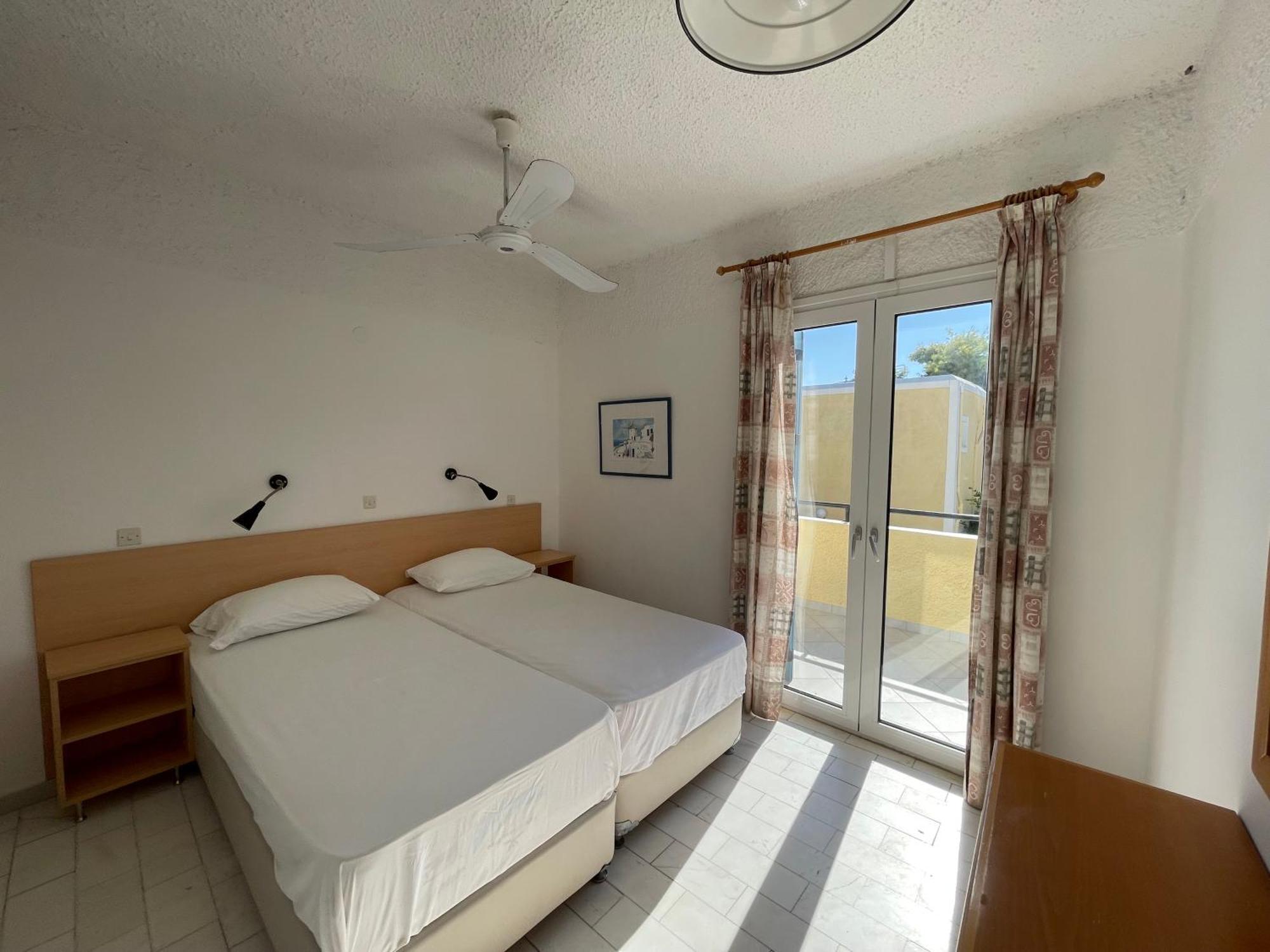 Esperides Maisonettes Agia Marina  المظهر الخارجي الصورة