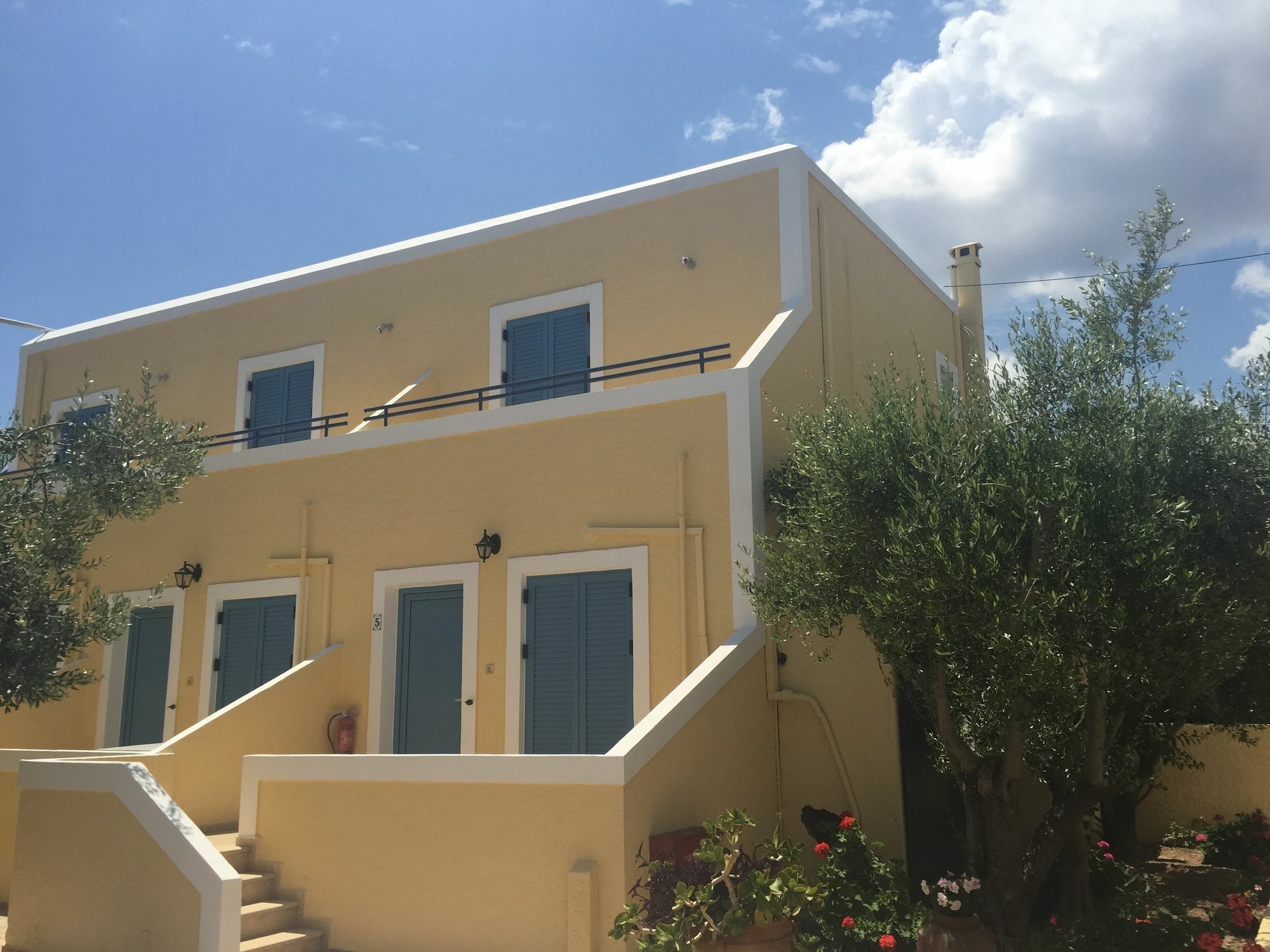 Esperides Maisonettes Agia Marina  المظهر الخارجي الصورة